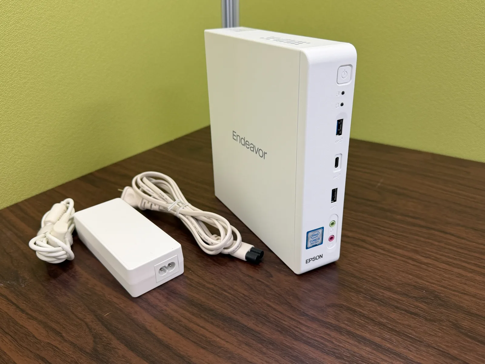 整備後のEPSON Endeavor小型デスクトップPCの実例