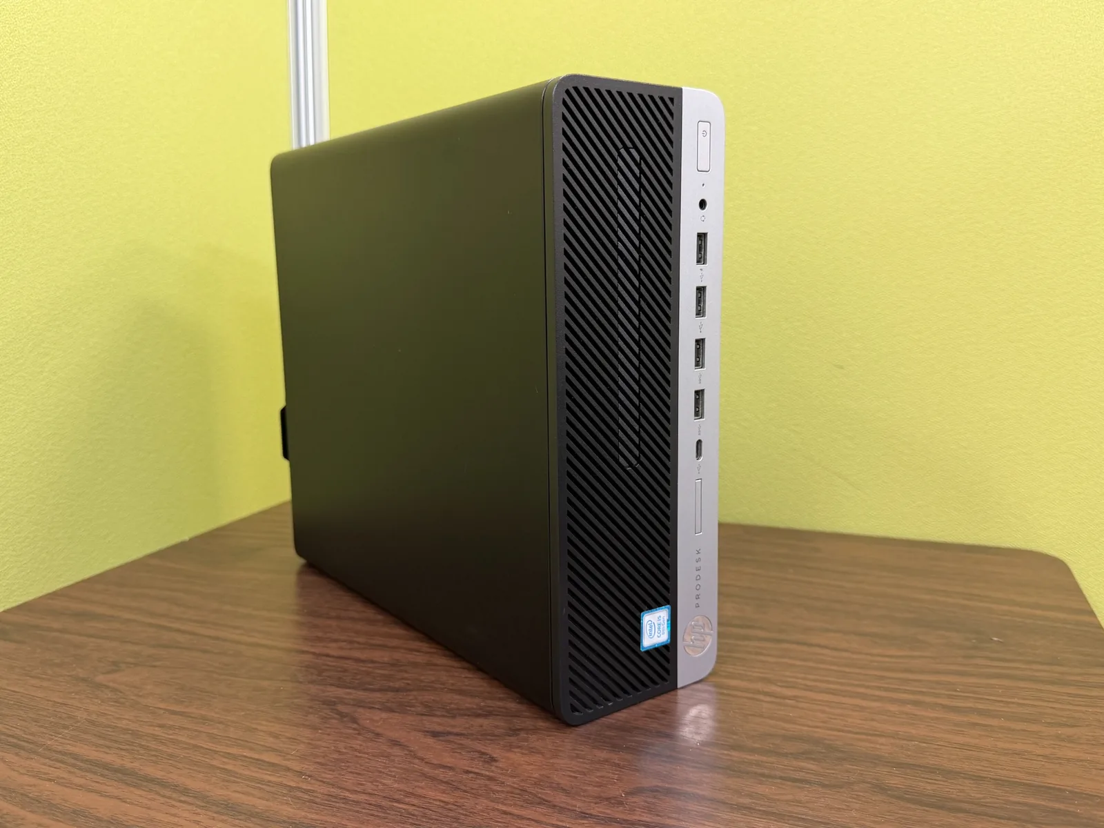 整備後のHP ProDeskデスクトップPCの実例
